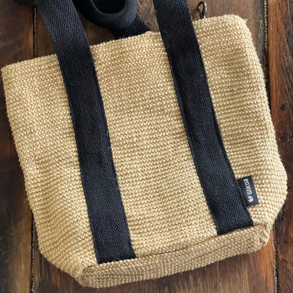 Wacoal Tan Woven Jute Cotton Tote Bag & Detachable Wristlet Double Black Straps - Picture 4 of 14